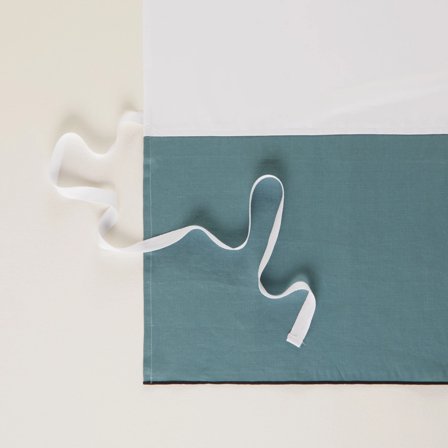 Cache Sommier CARLINA Vert De Gris Et Bourdon Noir 2 Cache Sommier CARLINA Vert De Gris Et Bourdon Noir – Image 2