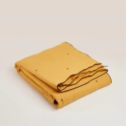 Couvre-lit Matelassé CARLINA Ocre Et Bourdon Noir 11 Couvre-lit Matelassé CARLINA Ocre Et Bourdon Noir -Maison Linge Magasin couvre lit matelasse CARLINA 006499 J18G 4