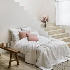 Couvre-lit Matelassé CARLINA Blanc Pur Et Bourdon Noir -Maison Linge Magasin couvre lit matelasse CARLINA 006499 WG 1