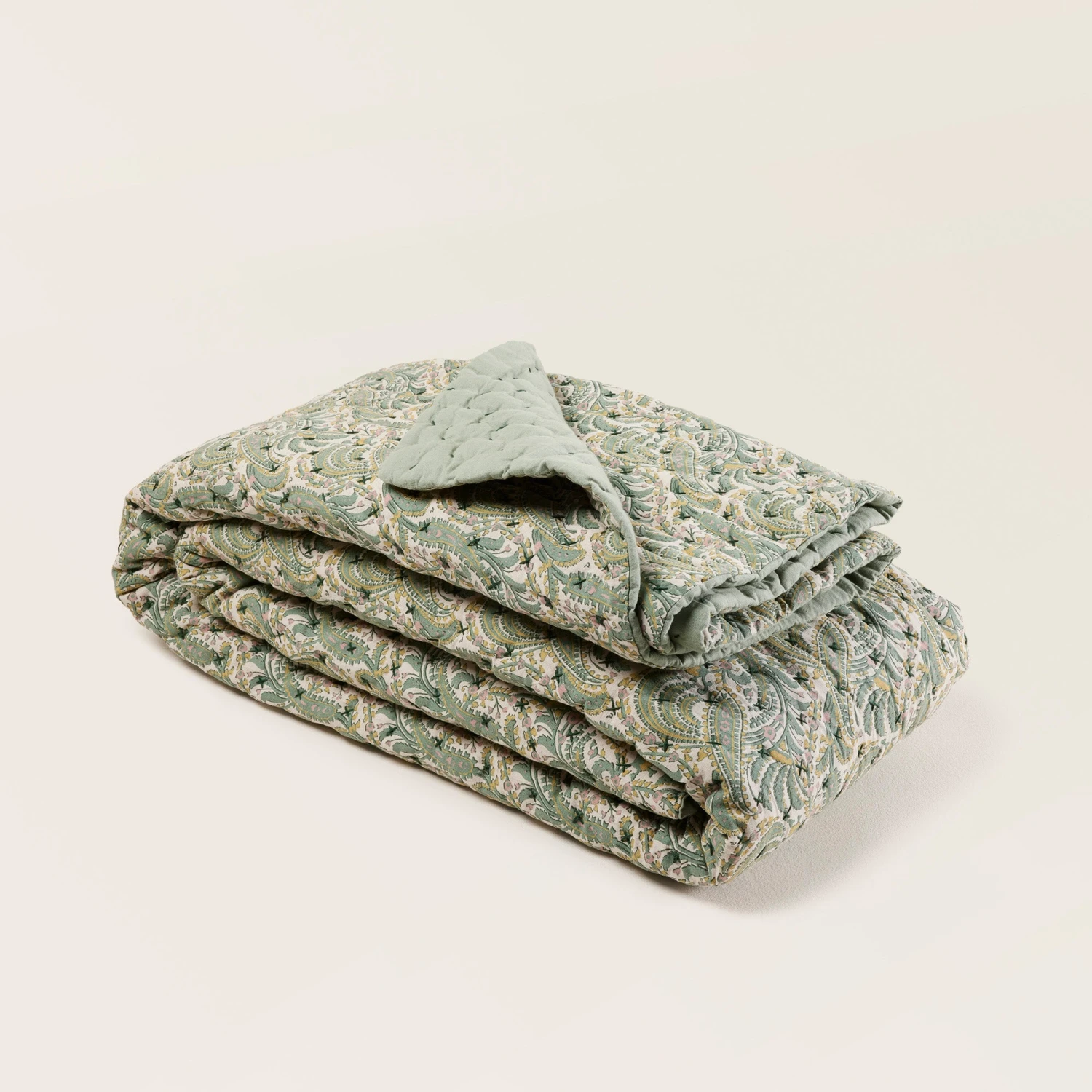 Couvre-lit Matelassé PADMA Vert De Gris Et écru 6 Couvre-lit Matelassé PADMA Vert De Gris Et écru – Image 6