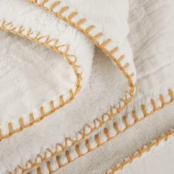 Couvre-lit DASHAN Ecru Et Feston Ocre -Maison Linge Magasin couvre lit DASHAN 009037 N1 6