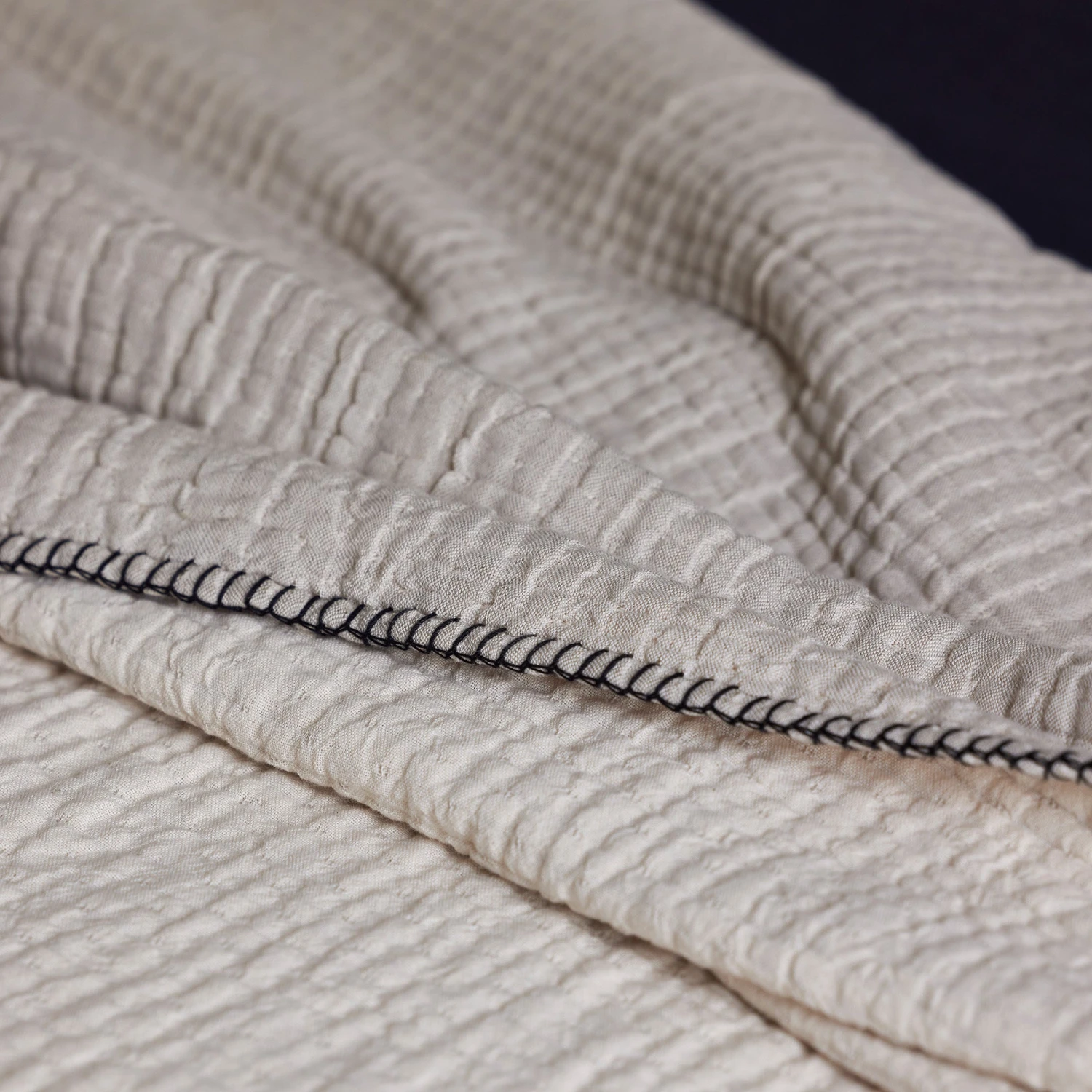 Couvre-lit ILARIO Naturel Et Feston Noir 8 Couvre-lit ILARIO Naturel Et Feston Noir – Image 8