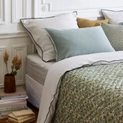 Edredon PADMA Vert De Gris Et écru 11 Edredon PADMA Vert De Gris Et écru -Maison Linge Magasin edredon PADMA 007975 V4 1