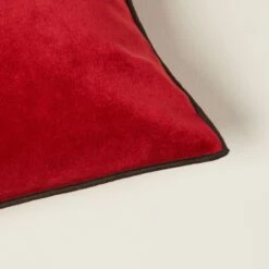 Housse De Coussin DARIO Rouge Opéra Et Bourdon Noir -Maison Linge Magasin housse de coussin DARIO 007735 R18G CM 5