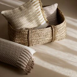 Housse De Coussin FARIK Ivoire Et Sépia -Maison Linge Magasin housse de coussin FARIK 008424 WM CM 1