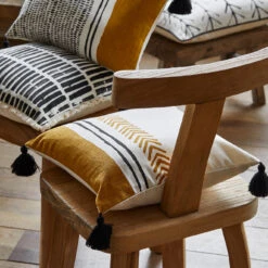 Housse De Coussin MAHDI Naturel Ocre Et Noir -Maison Linge Magasin housse de coussin MAHDI 007412 J18 C1 1