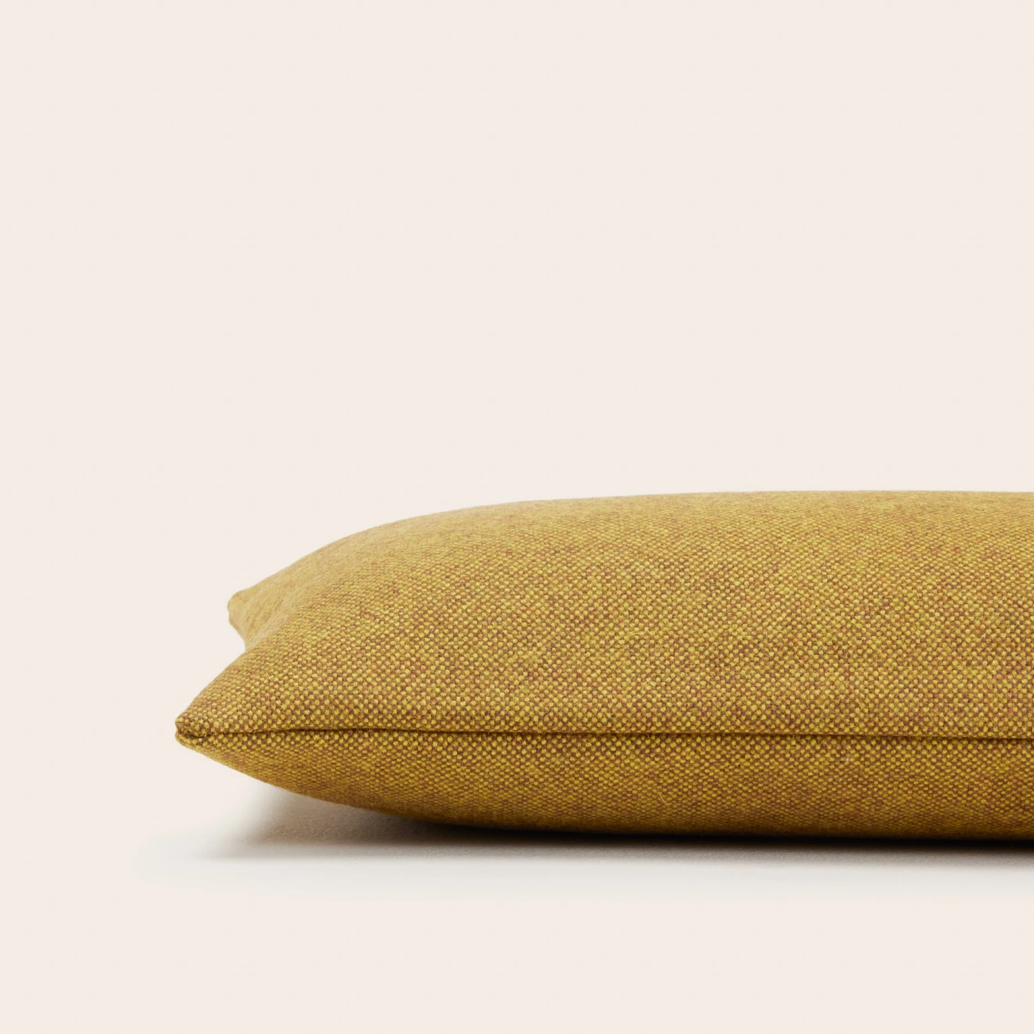 Housse De Coussin NERIO Chiné Grain De Moutarde 6 Housse De Coussin NERIO Chiné Grain De Moutarde – Image 6