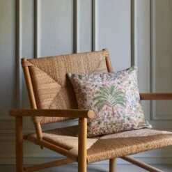 Housse De Coussin UBARI Rose Pétale Et Vert -Maison Linge Magasin housse de coussin UBARI 008636 RV C1 1