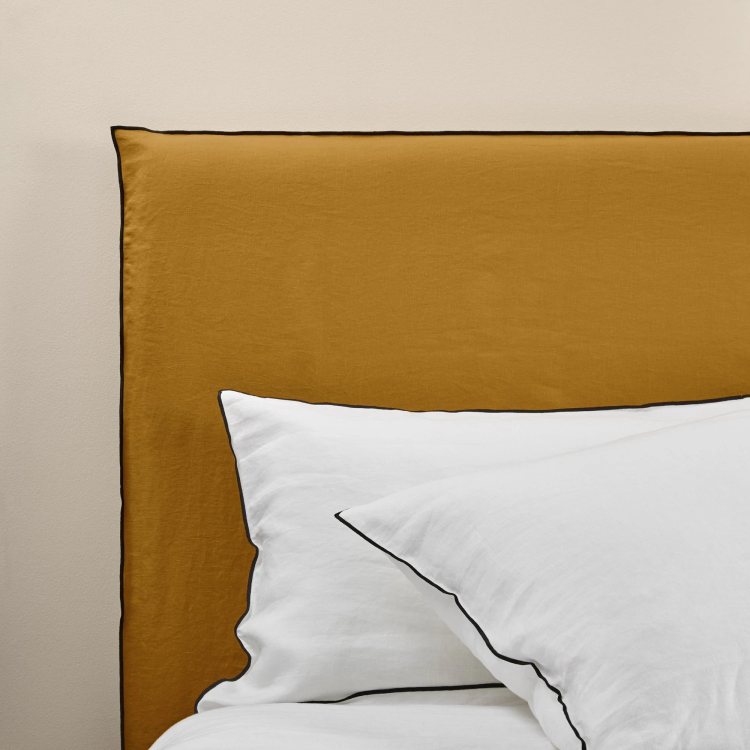 Housse De Tête De Lit CARLINA Bronze Et Bourdon Noir 2 Housse De Tête De Lit CARLINA Bronze Et Bourdon Noir – Image 2