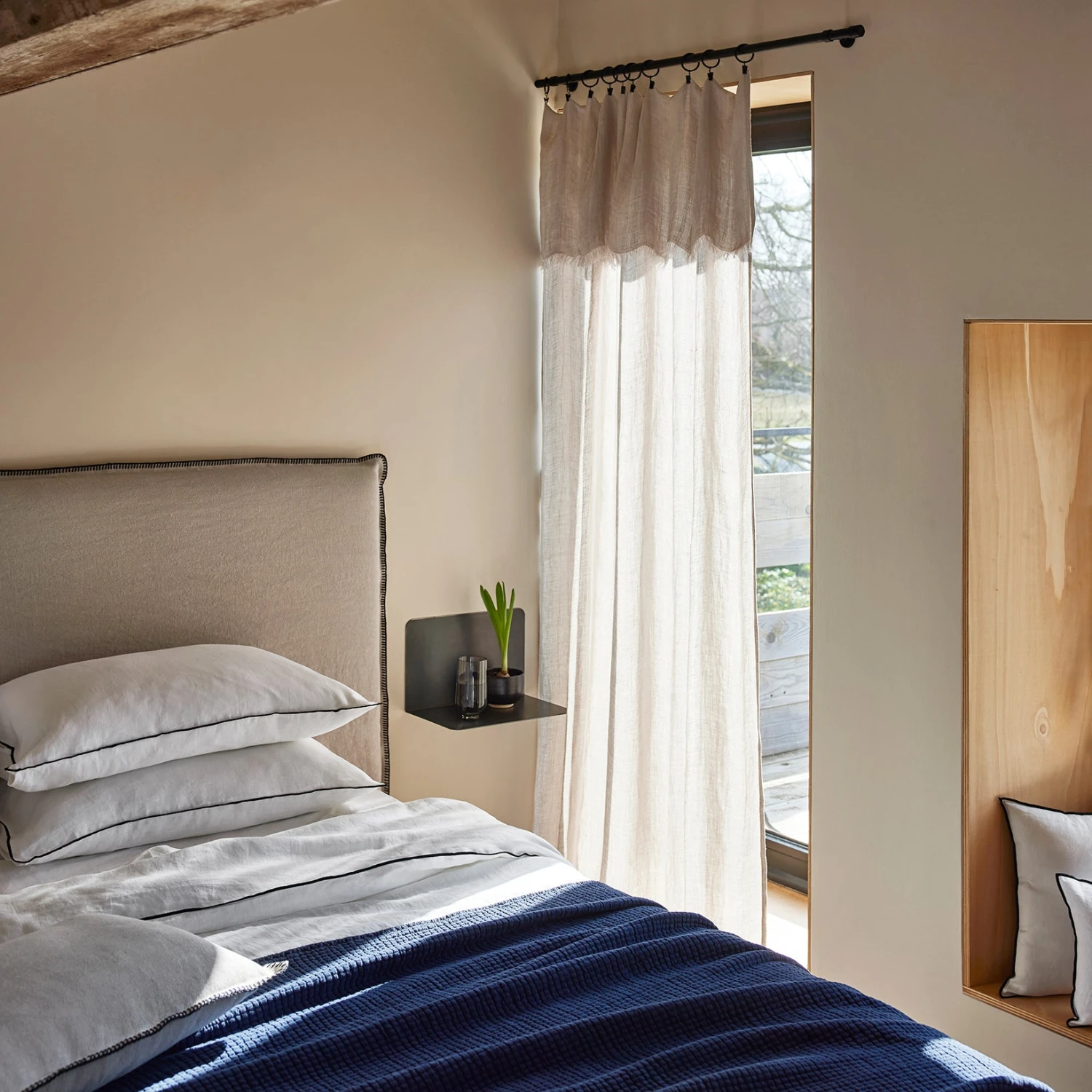 Housse De Tête De Lit NINO Seigle Et Feston Noir 2 Housse De Tête De Lit NINO Seigle Et Feston Noir – Image 2