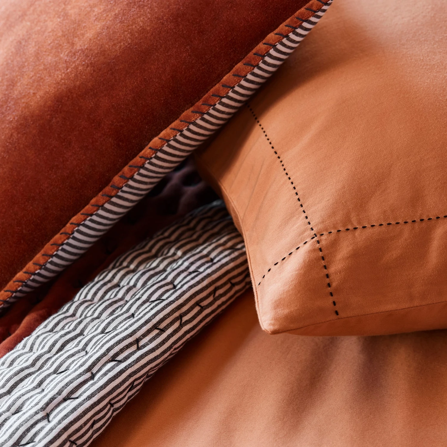 Lot De 2 Taies D'oreiller ANOUK Ecureuil Et Point Sellier Noir 4 Lot De 2 Taies D'oreiller ANOUK Ecureuil Et Point Sellier Noir – Image 4