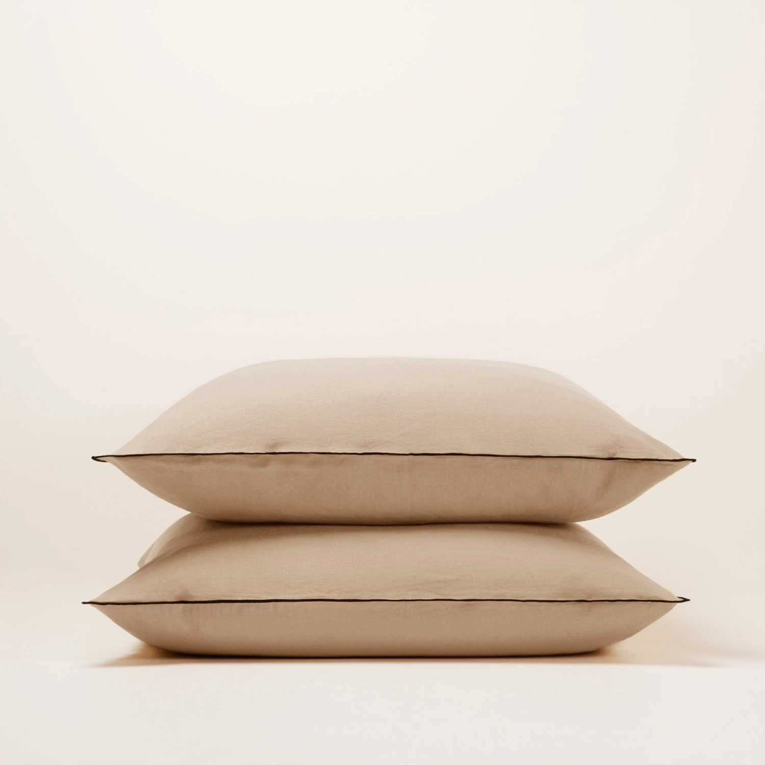 Lot De 2 Taies D'oreiller CARLINA Sable Et Bourdon Noir 1 Lot De 2 Taies D'oreiller CARLINA Sable Et Bourdon Noir