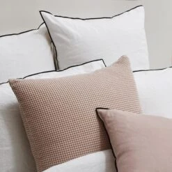 Lot De 2 Taies D'oreiller CARLINA Blanc Pur Et Bourdon Noir -Maison Linge Magasin lot de 2 taies d oreiller CARLINA 007693 WG C2 3