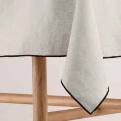 Maison Linge Magasin -Maison Linge Magasin nappe rectangulaire CARLINA 007341 N2G hover