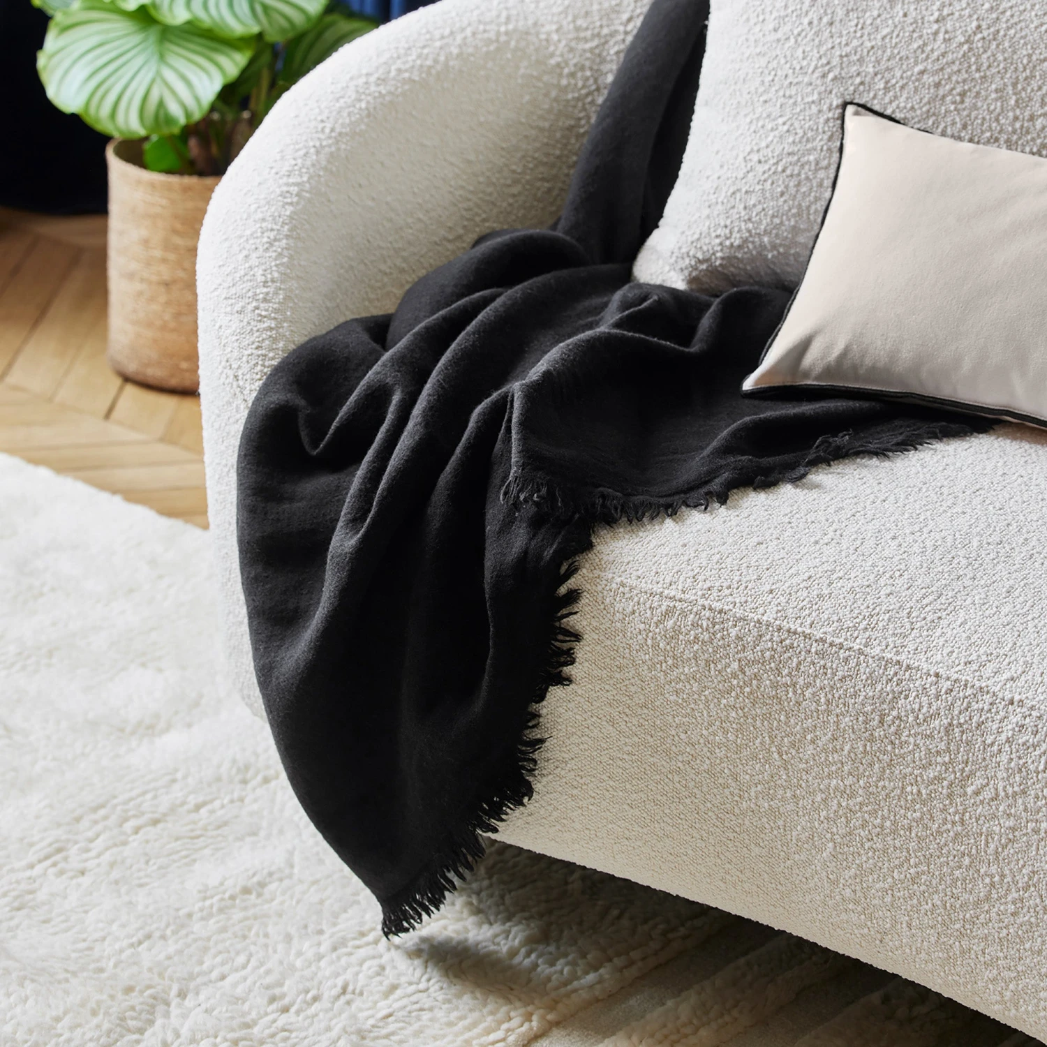 Plaid ALENA Noir De Mars 4 Plaid ALENA Noir De Mars – Image 4