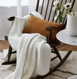 Plaid ILARIO Blanc Et Feston Noir