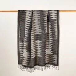 Plaid KHAN Graphite -Maison Linge Magasin plaid KHAN 004962 G1 8