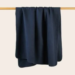 Plaid SWAHN Bleu Navy -Maison Linge Magasin plaid SWAHN 008971 B20 8