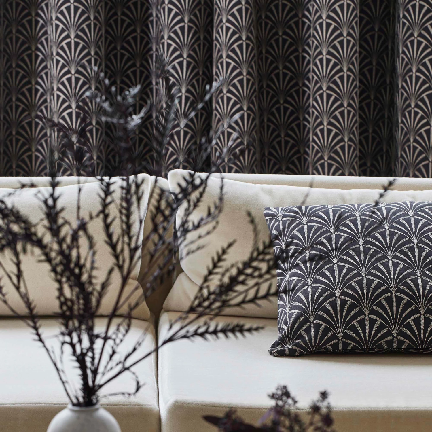 Rideau à Oeillets Noirs Doublé ARDECO Noir Et Nickel 4 Rideau à Oeillets Noirs Doublé ARDECO Noir Et Nickel – Image 4