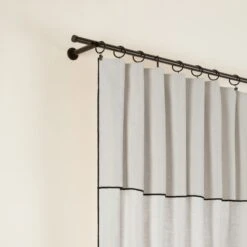 Rideau Panneau CARLINA NON FEU Calcaire Et Bourdon Noir 10 Rideau Panneau CARLINA NON FEU Calcaire Et Bourdon Noir -Maison Linge Magasin rideau panneau CARLINA NON FEU 007688 N2G 5