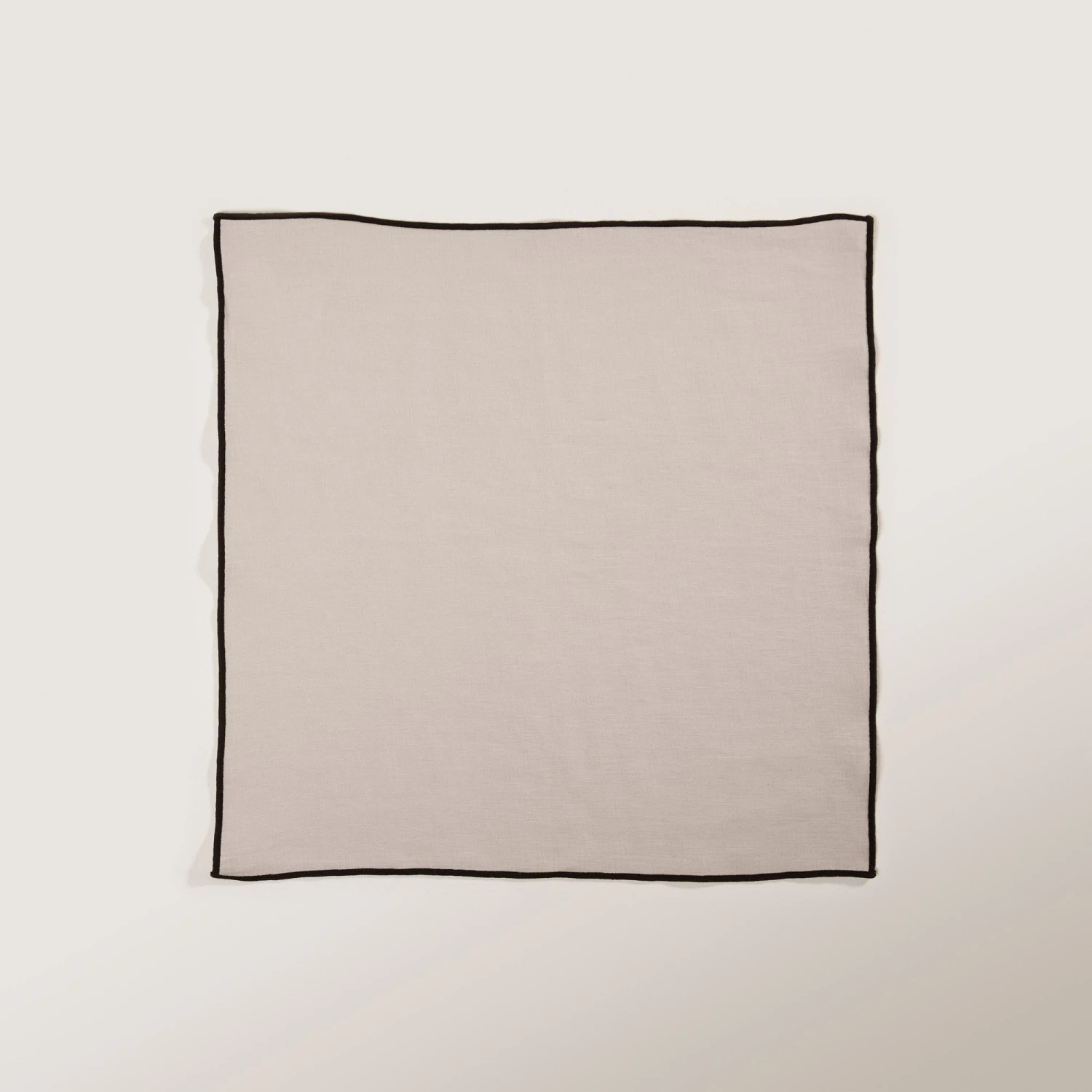 Serviette De Table CARLINA Ficelle Et Bourdon Noir 5 Serviette De Table CARLINA Ficelle Et Bourdon Noir – Image 5