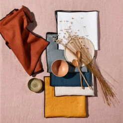 Serviette De Table CARLINA Rose Poudré Et Bourdon Noir -Maison Linge Magasin serviette de table CARLINA 006405 RG 3