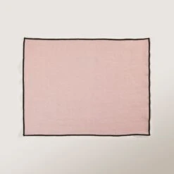 Set De Table CARLINA Rose Poudré Et Bourdon Noir -Maison Linge Magasin set de table CARLINA 006406 RG 4