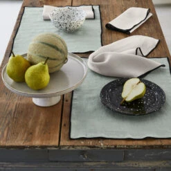 Set De Table CARLINA Tilleul Et Bourdon Noir