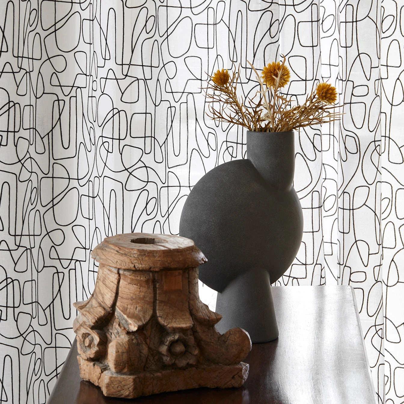 Voilage à Oeillets Noirs ARIANA Blanc Et Noir 4 Voilage à Oeillets Noirs ARIANA Blanc Et Noir – Image 4